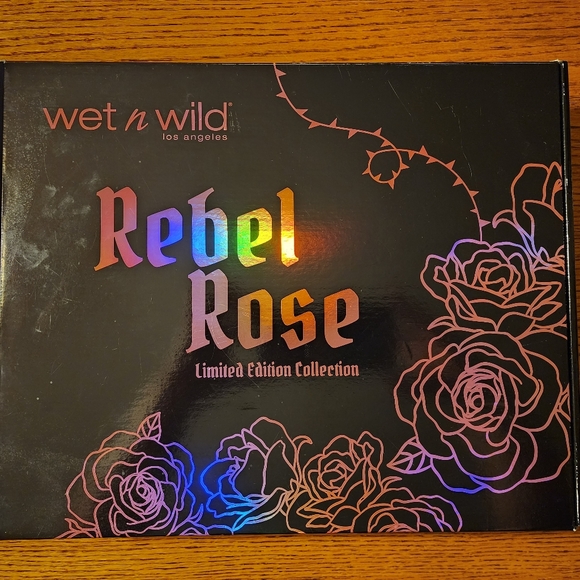 Wet n Wild Cosmetics limited edition Rebel Rose coloricon quads and PR box - Picture 2 of 7